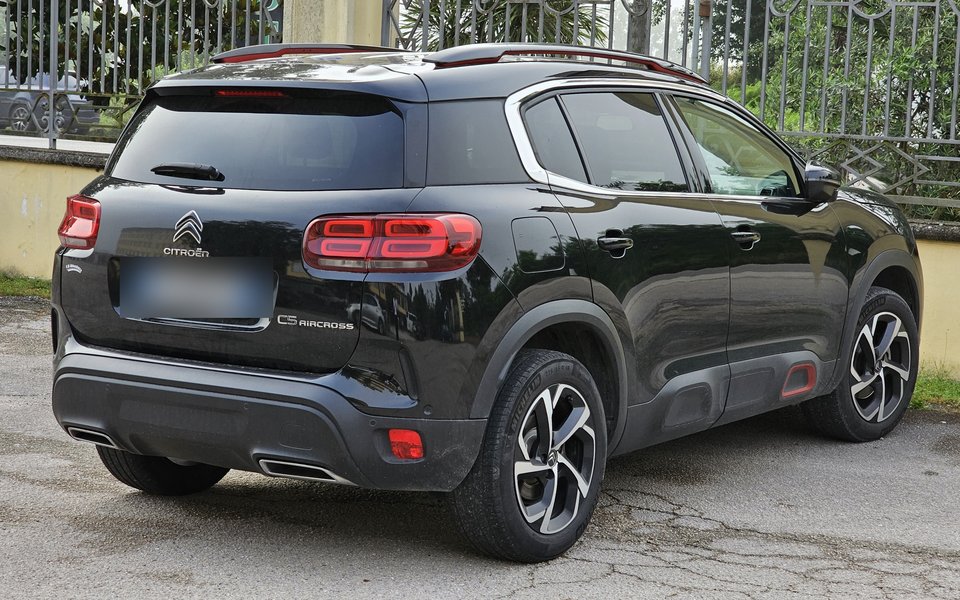 Black Citroën C5 Aircross, rear three-quarter view. Illustrative image: the actual vehicle may differ