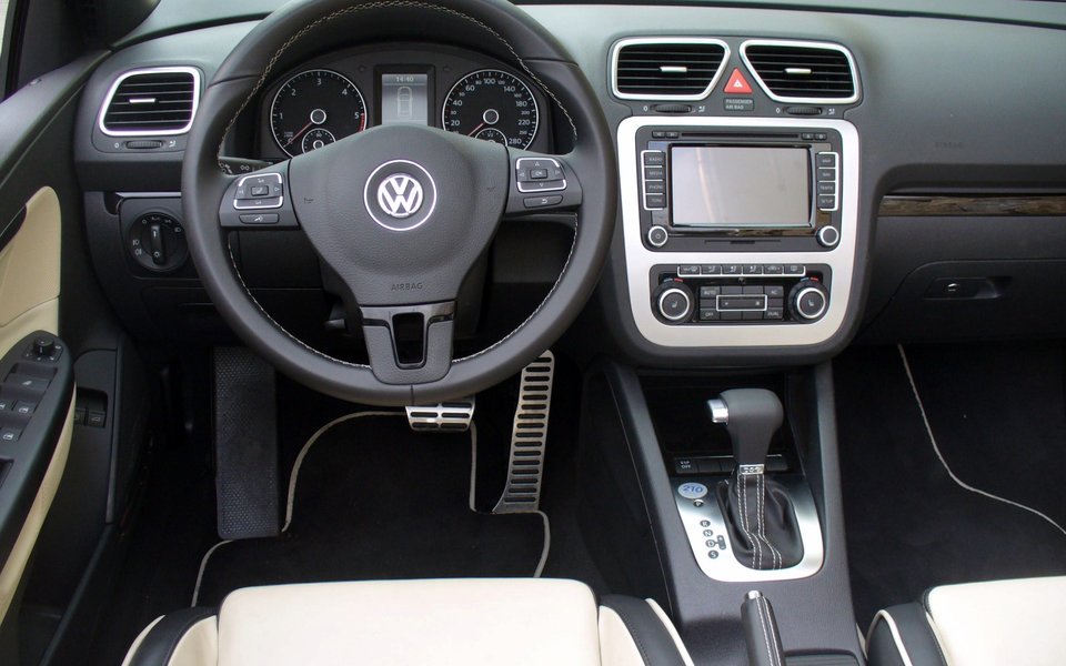 Volkswagen Eos interior with DSG automatic gearbox. Illustrative image: the actual vehicle may differ